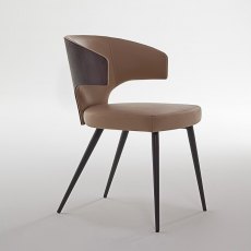 Wing W Dining Chair with Metal Legs (base 04)