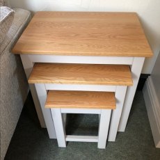 NEW ENGLAND Nest of 3 Tables NEW ENGLAND Nest of 3 Tables