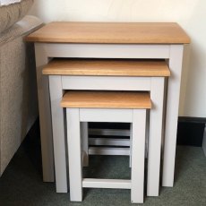 NEW ENGLAND Nest of 3 Tables NEW ENGLAND Nest of 3 Tables