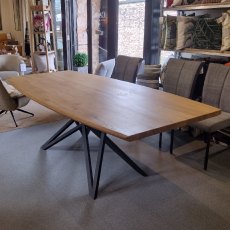 KORGEN 220cm Oak Dining Table KORGEN 220cm Oak Dining Table