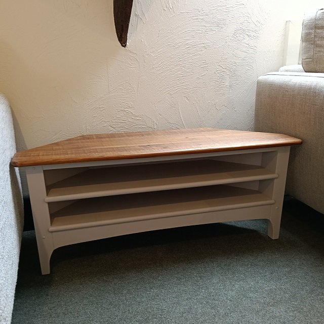 Qualita HAPTON Corner TV Unit