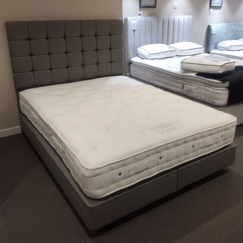 HYPNOS 5'0 Posturecare 6 with Shallow Divan Base & New York Headboard